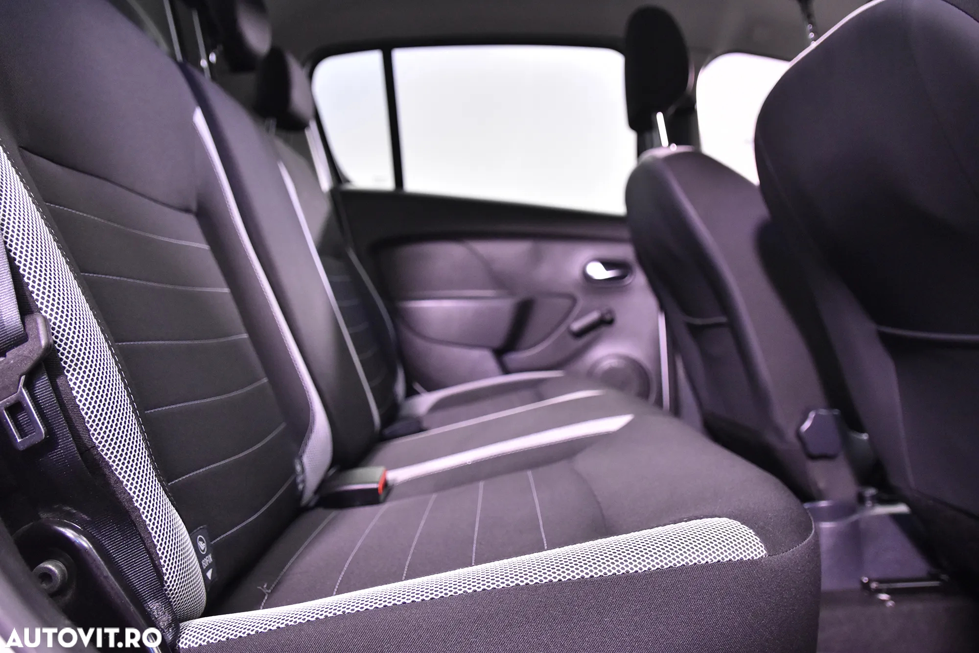 Dacia Sandero - 12