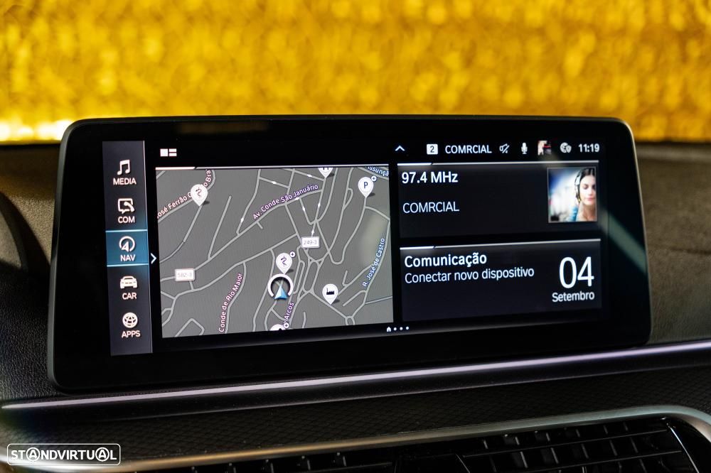 BMW 530 e Pack Desportivo M - 24