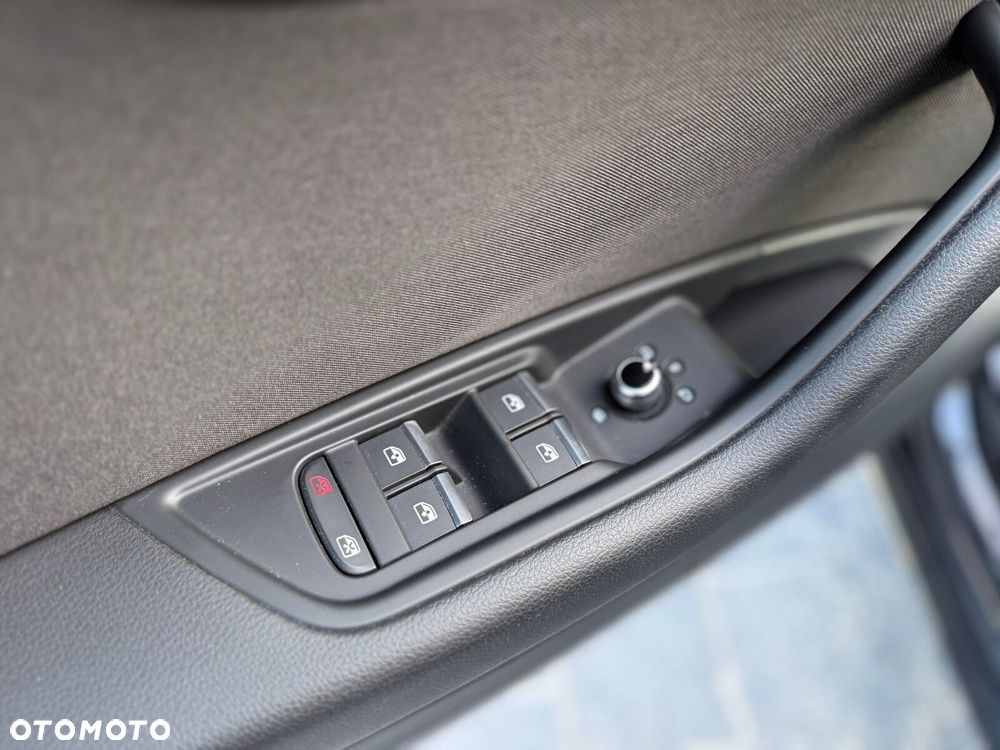 Audi A4 Limousine - 17