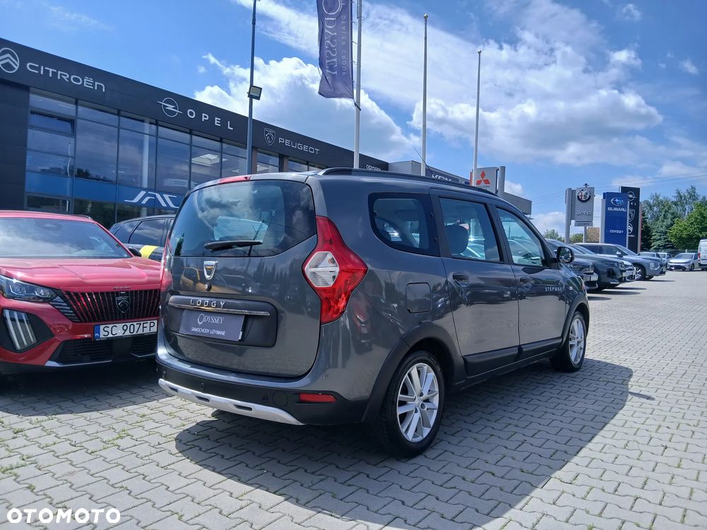 Dacia Lodgy 1.6 SCe Stepway S&S - 4