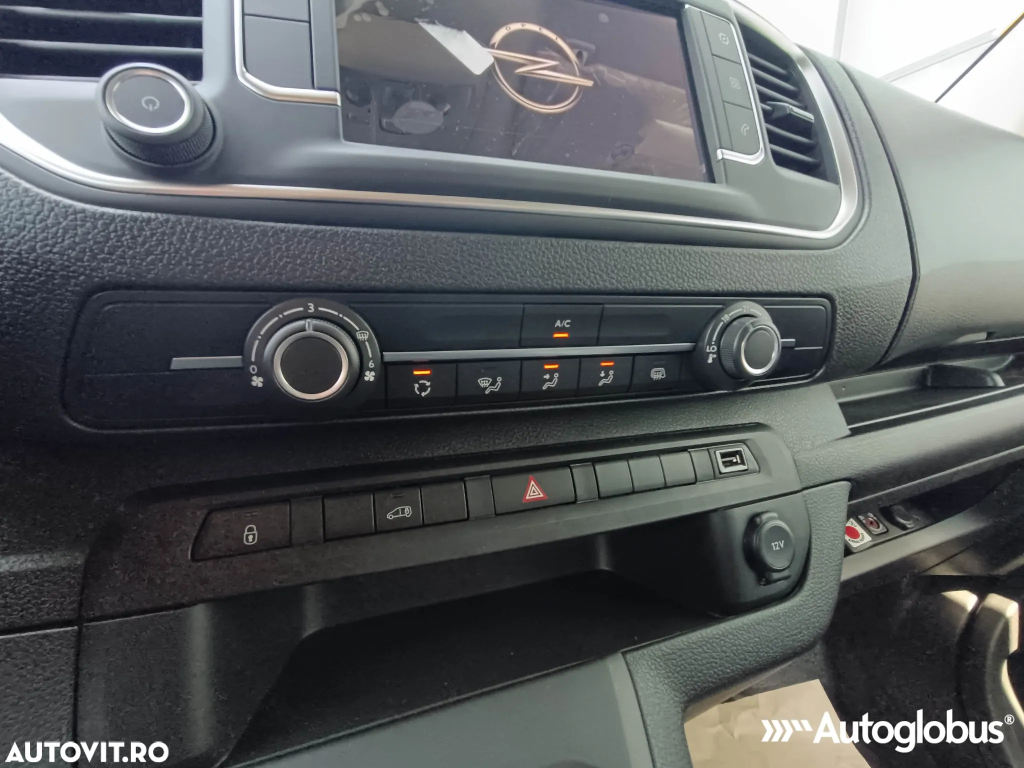 Opel Vivaro Van Essentia - 17