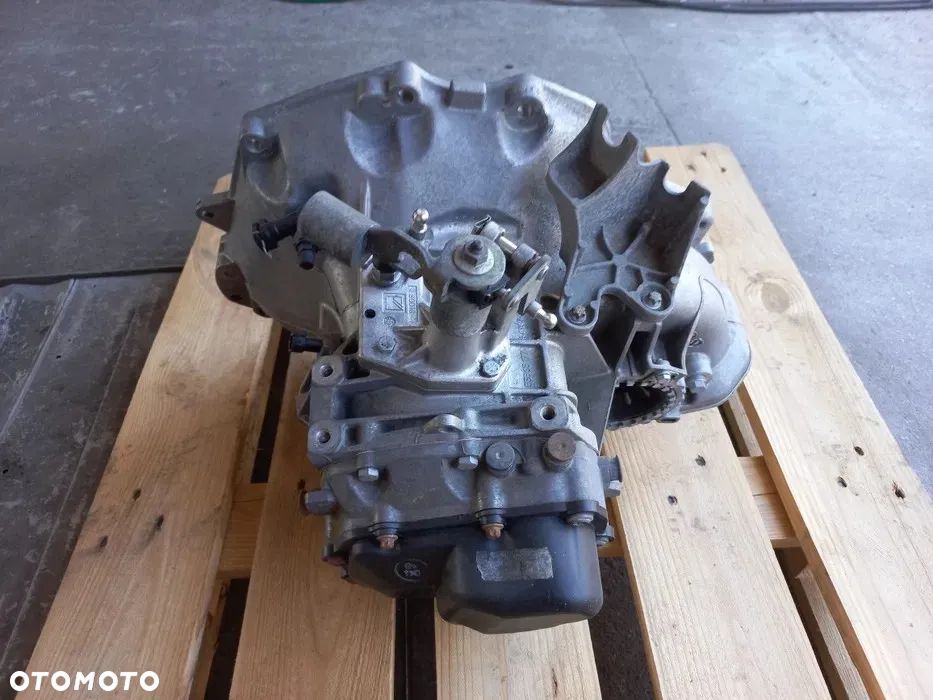 Skrzynia biegów Opel Meriva B F17W394 - 7