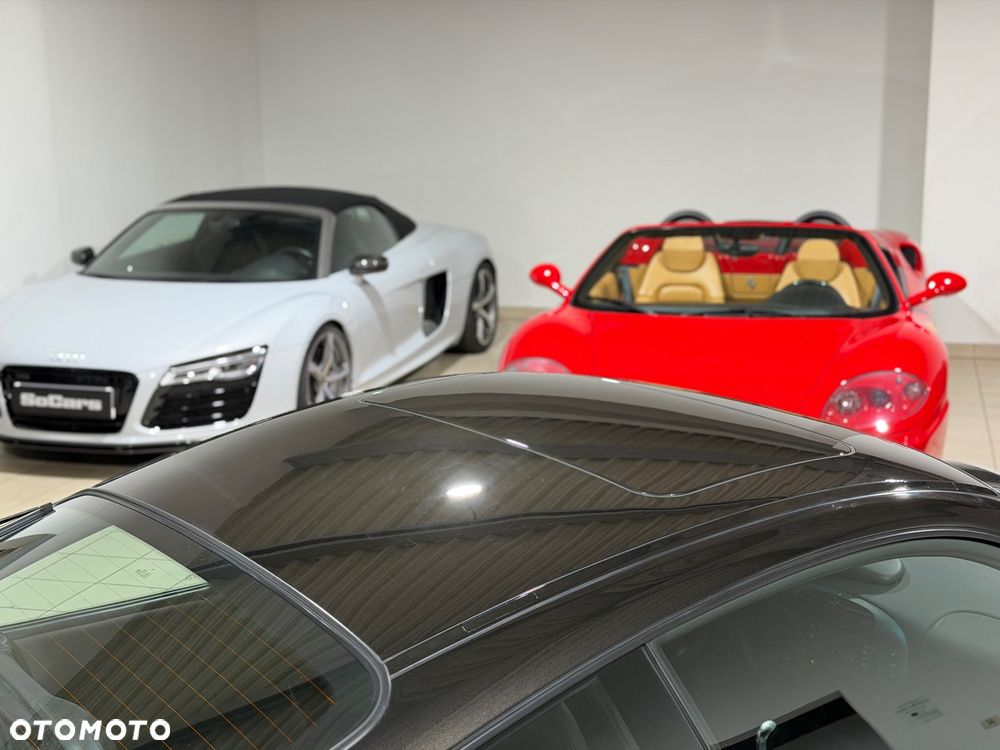 Porsche 911 Carrera 4 - 16