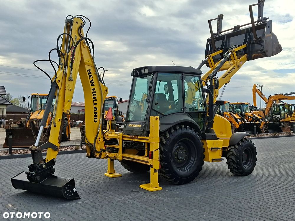 New Holland B110 C / Joystick / Koparko Ładowarka / - 12