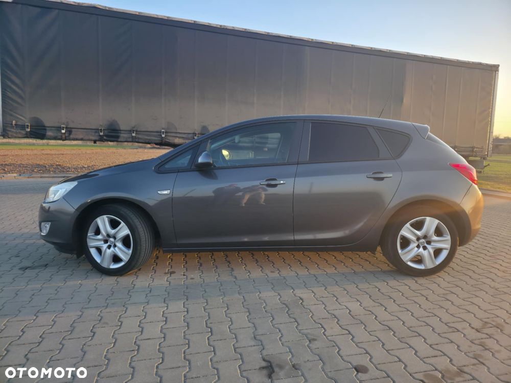 Opel Astra 1.4 Turbo - 2
