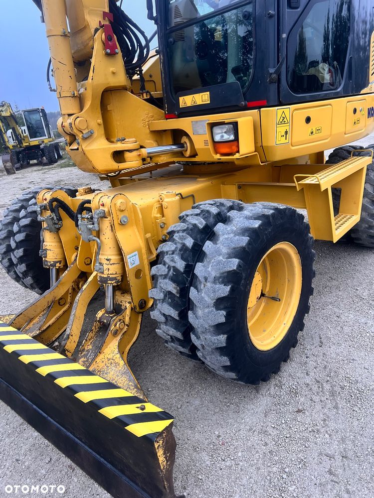 Komatsu 4x4x4 ramię łamane Koparka kołowa KOMATSU  PW98MR-8 10ton 4x4x4 ośki skrętne Ramię 3x łamane BEZ DPF i ADBLUE 4 cyl dodatkowe wyjścia hydr Pług Podpory 2012 szybka zwinna Prosto z importu 1 właściciel Cat TEREX Liebherr Wacker Pw 98 Mr 8 11 - 35