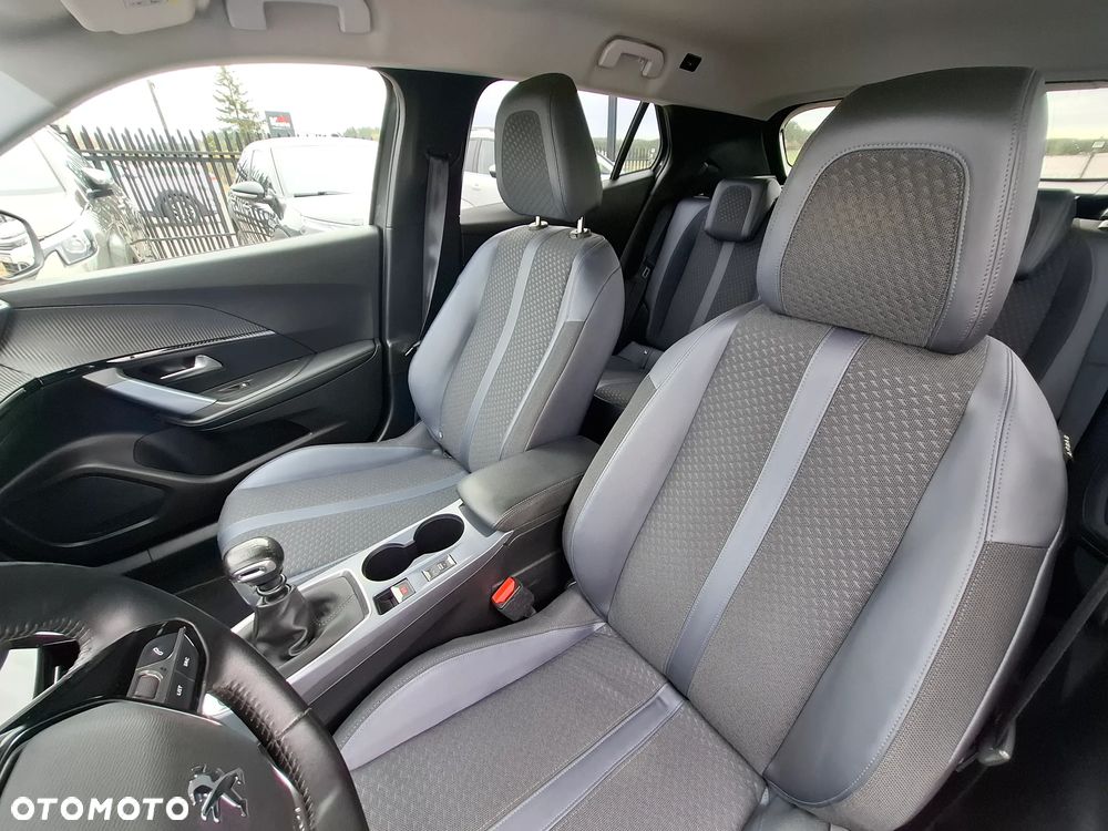 Peugeot 2008 1.2 PureTech Allure S&S EAT8 - 12