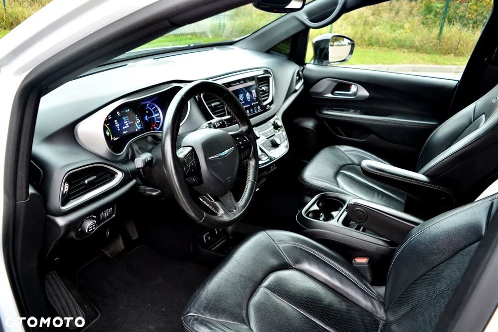 Chrysler Pacifica - 18