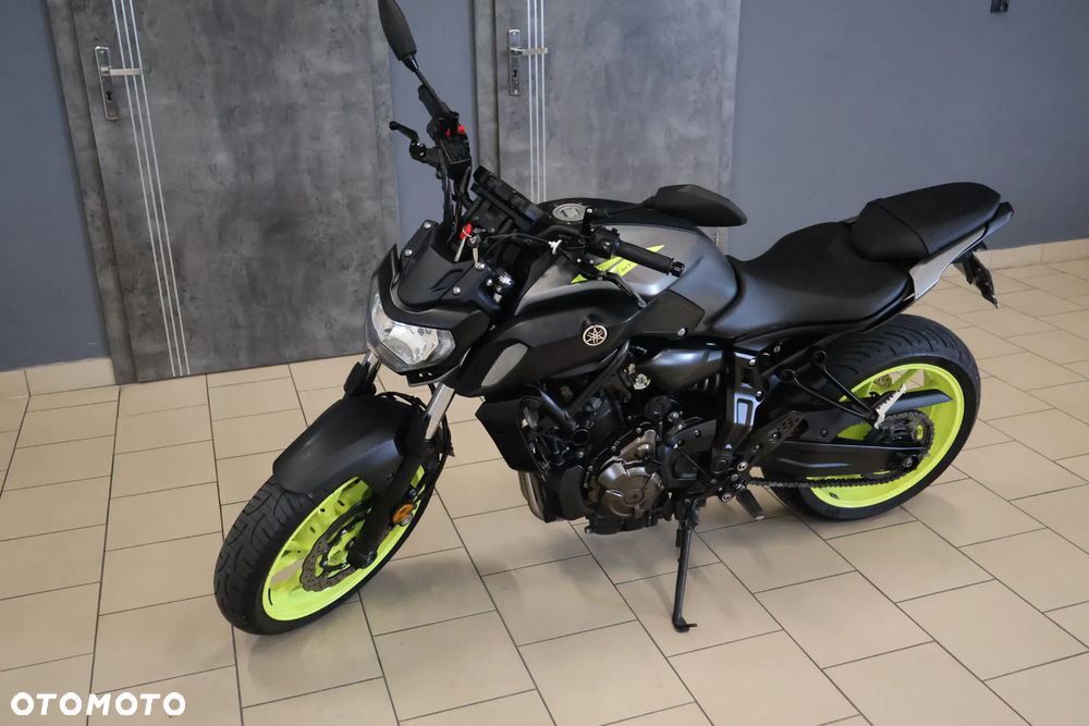Yamaha MT - 17