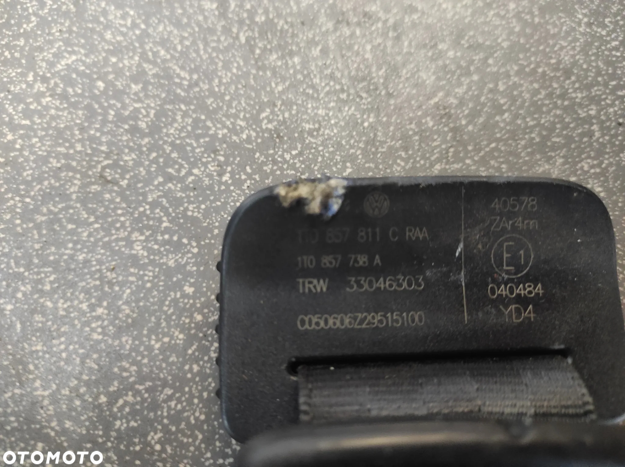 PAS TYLNY LEWY 3 RZĄD 7 OSOBOWY VW TOURAN 1T0857811C WYSYŁKA !!! - 4