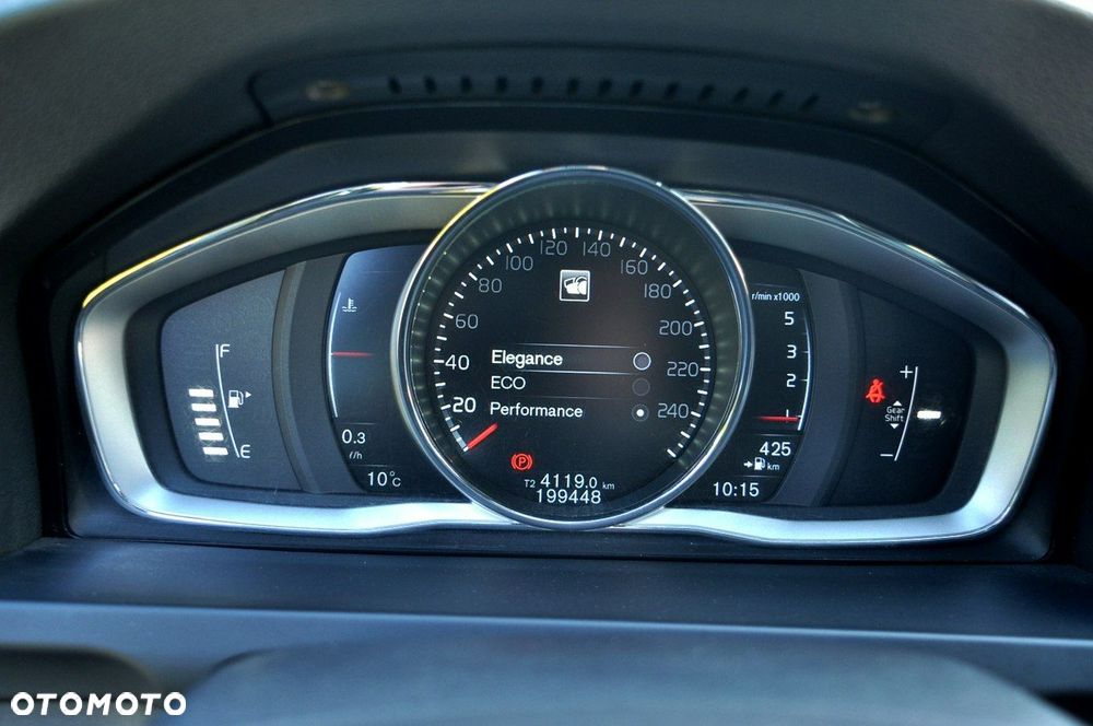 Volvo V60 D3 Summum - 19