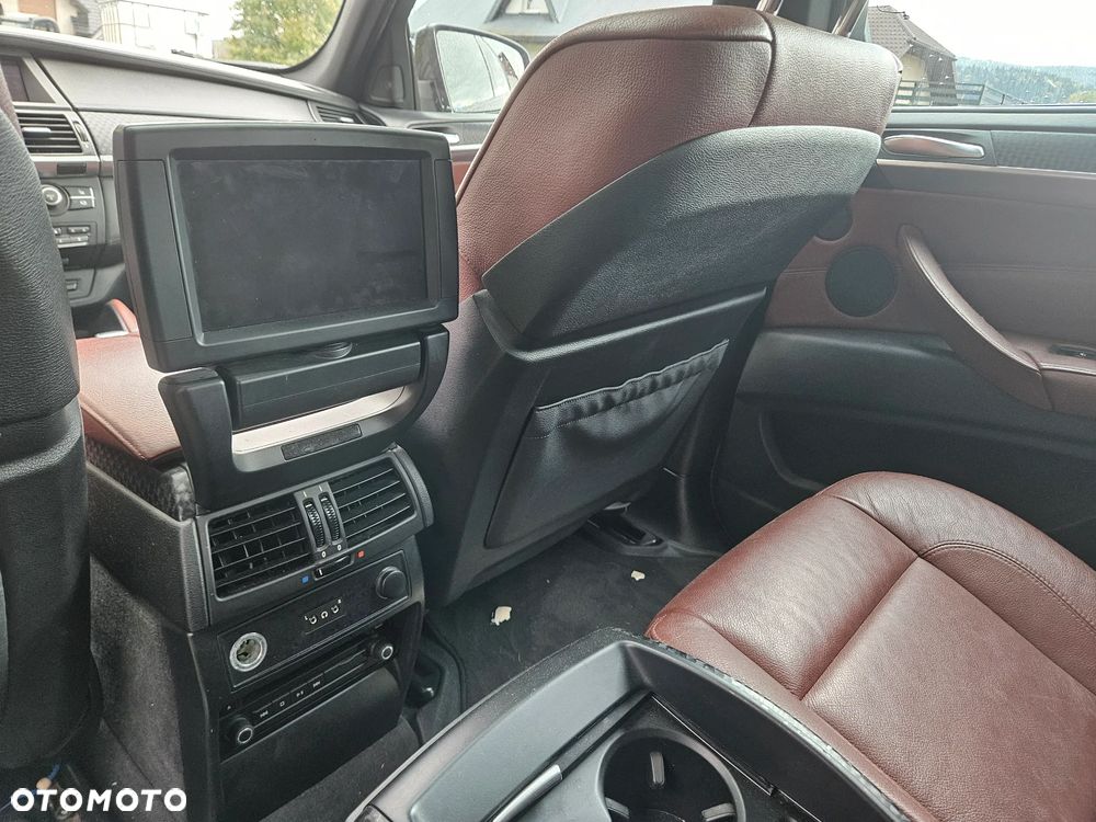 BMW X6 50i xDrive - 16
