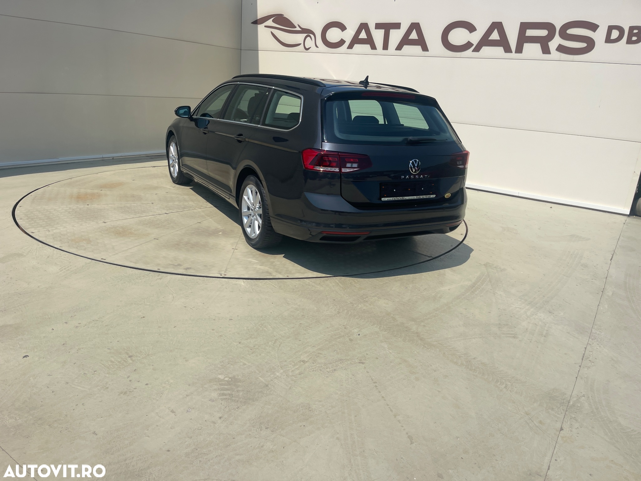 Volkswagen Passat - 11