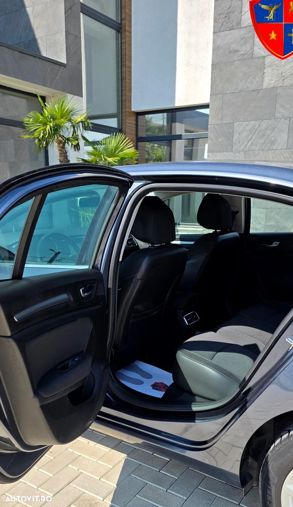 Renault Megane TCe 140 EDC GPF Zen - 26