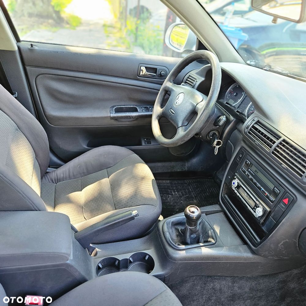 Volkswagen Passat - 17