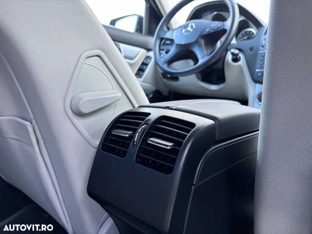 Mercedes-Benz C 250 CGI Automatik BlueEFFICIENCY Avantgarde - 29