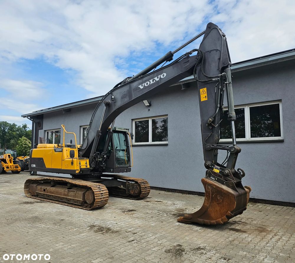 Volvo EC220DL - 1