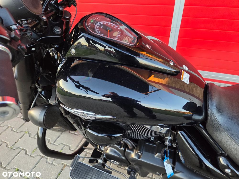 Suzuki Intruder - 9