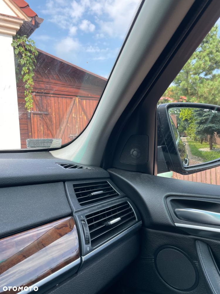 BMW X5 4.8i xDrive - 11
