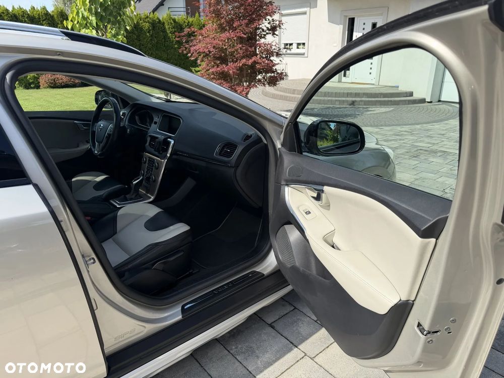Volvo V40 T3 Drive-E Summum - 8