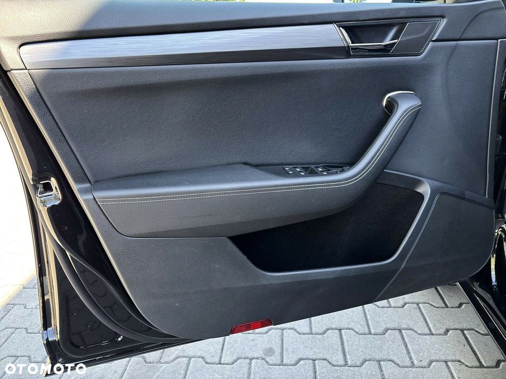 Skoda Superb 2.0 TDI SCR Style DSG - 10