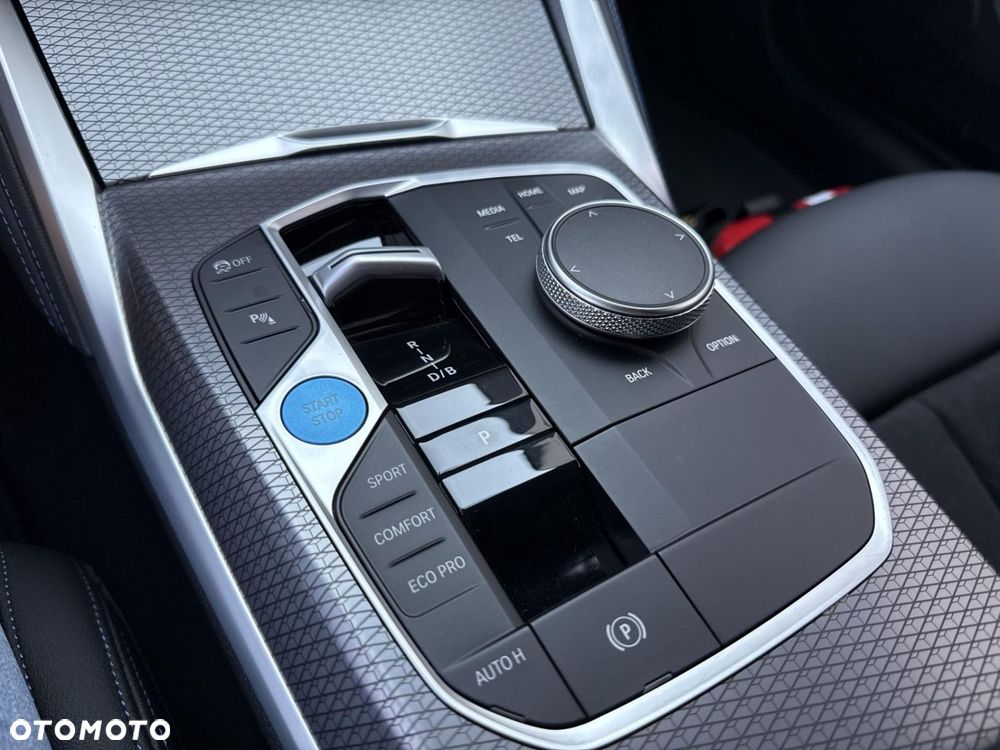 BMW i4 - 13