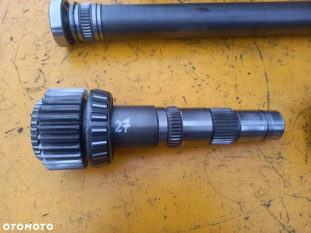 Wałki skrzyni biegów 12x12 New Holland 6640 - 4