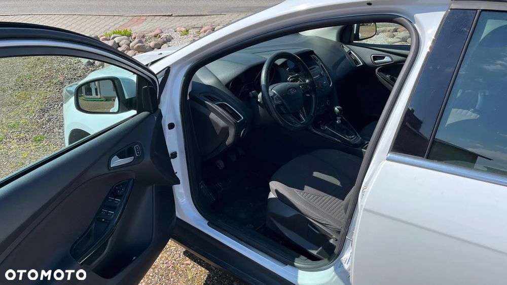 Ford Focus ver-1-5-ecoboost-start--stopp--system-sport - 8