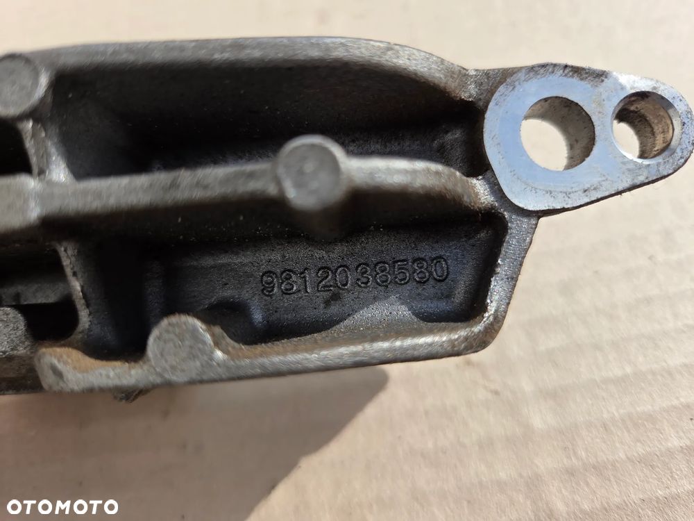 Łapa mocowanie alternatora Citroen C3 III 1.2B   9812038580 - 3