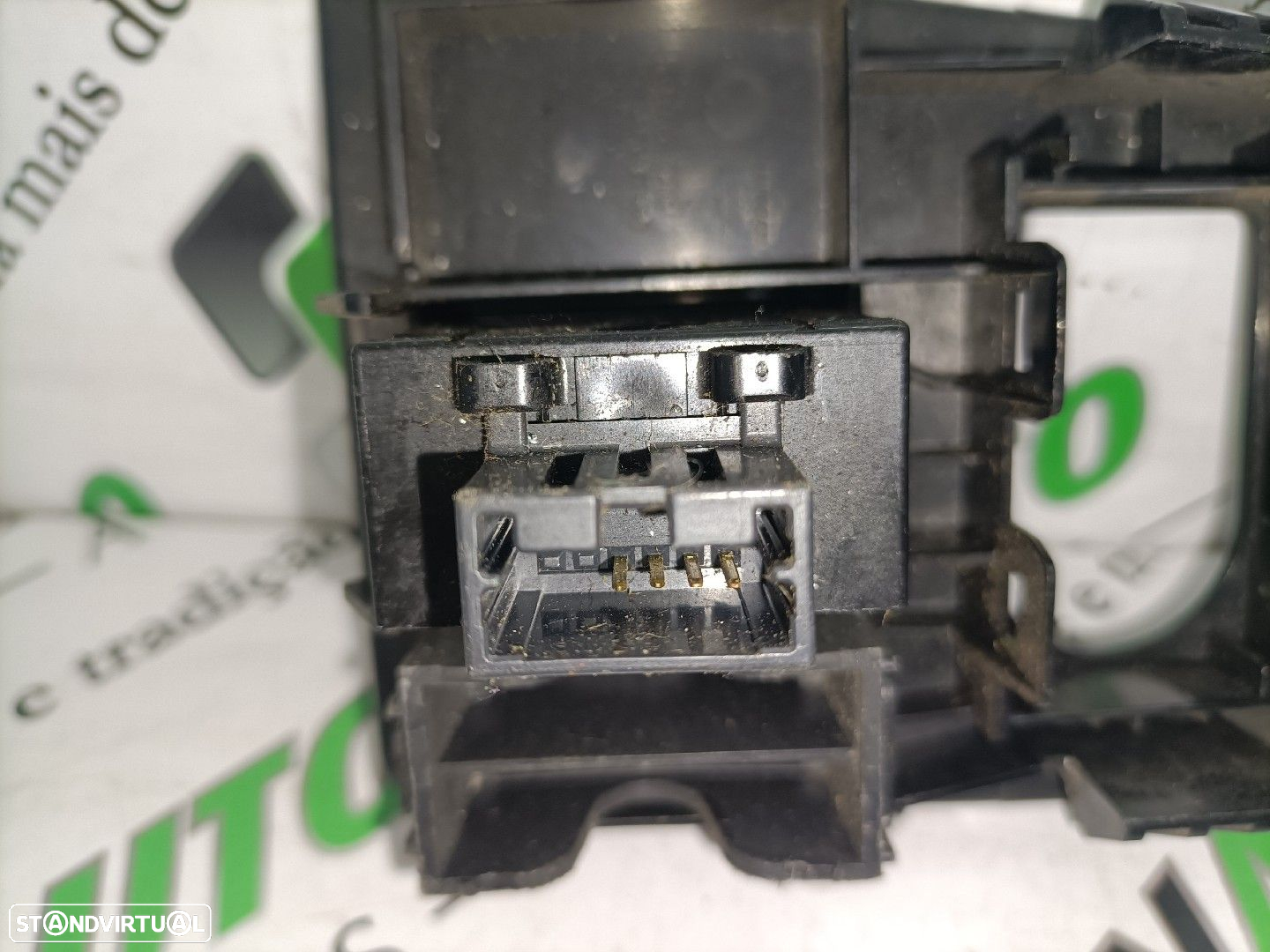 Botão / Botões / Comutador Vidro Esq Nissan Qashqai / Qashqai +2 I (J1 - 3