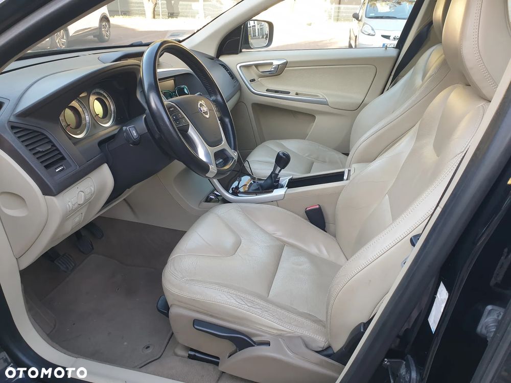 Volvo XC 60 D3 Momentum - 14