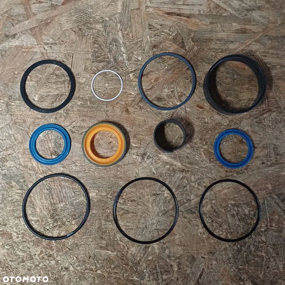 2350354 Zestaw uszczelniaczy do siłownika hydraulicznego CAT OEM - 1