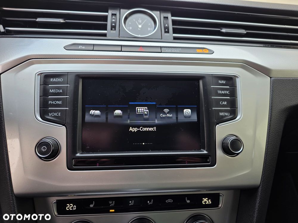 Volkswagen Passat Variant 2.0 TDI SCR DSG Comfortline - 22