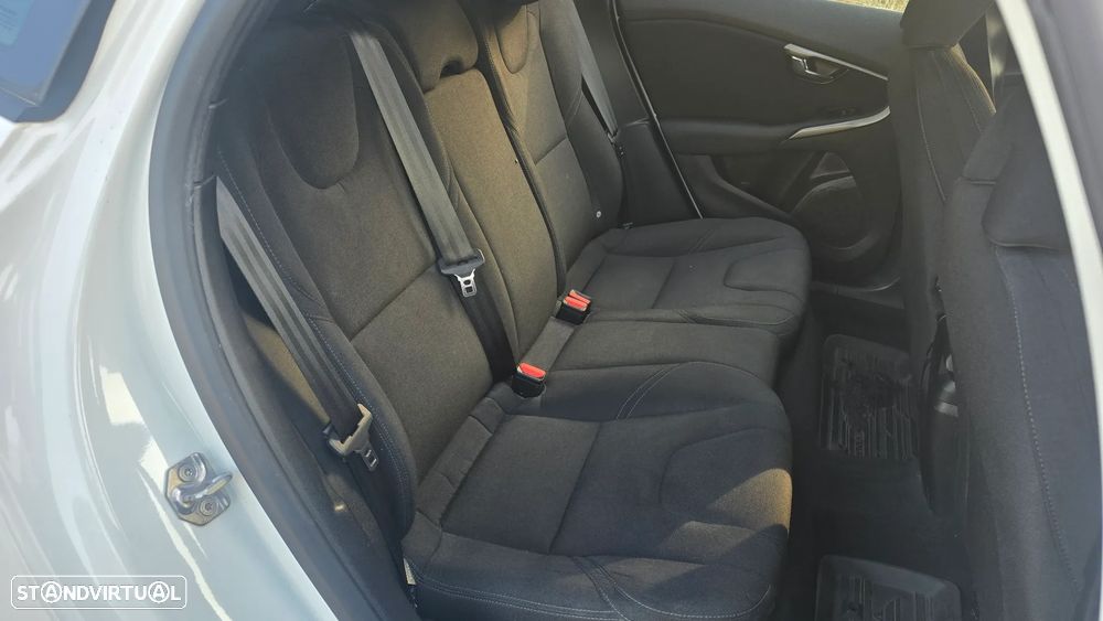 Volvo V40 2.0 D2 Kinetic Geartronic - 18