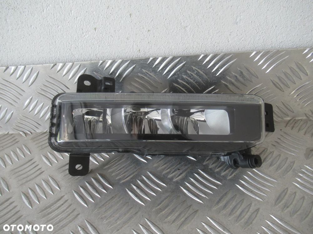 HALOGEN PRZECIWMGIELNY LED PRAWY BMW X6 G06 BMW 2 F45 F46 BMW 3 G20 G21 LIFT 8089526 - 1