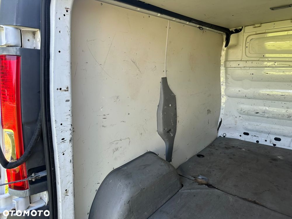 Opel Vivaro 2.5 diesel 145kM 2008 rok, automat, HAK, orginalny przebieg! BEZWYPADKOWY - 24