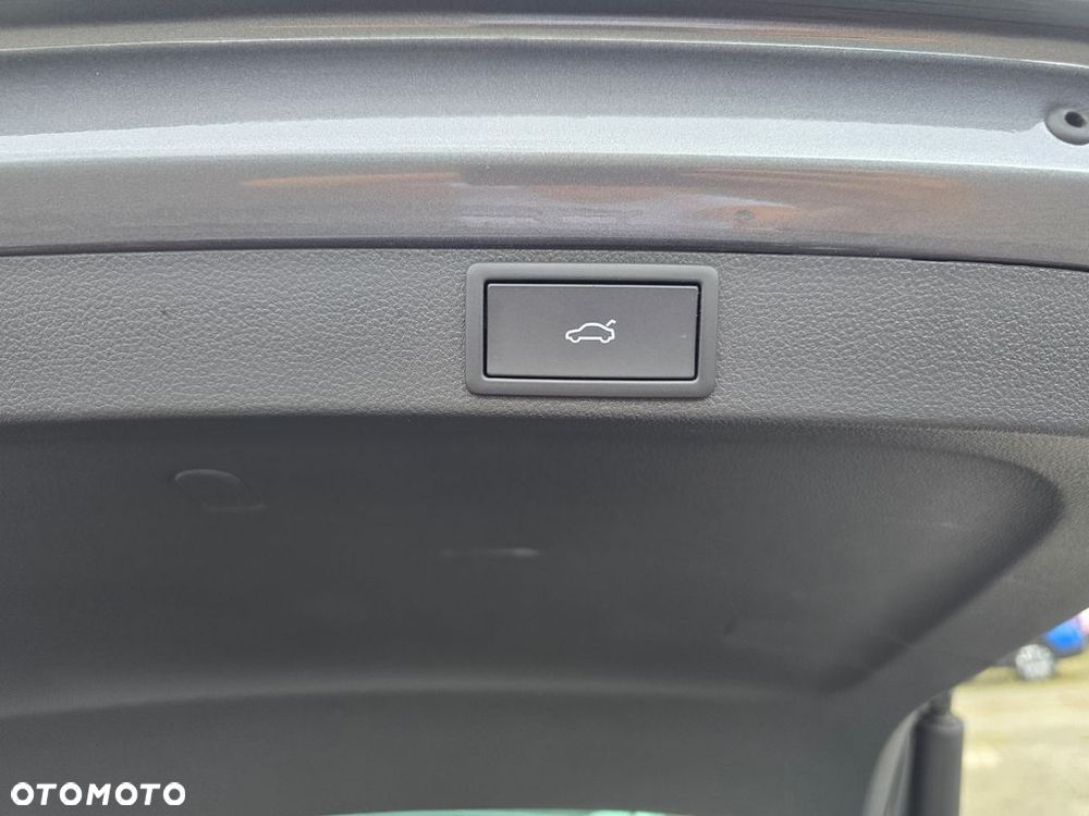 Skoda Octavia 1.5 TSI mHEV Selection DSG - 37