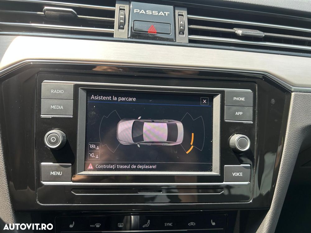 Volkswagen Passat 2.0 TDI DSG Highline - 25
