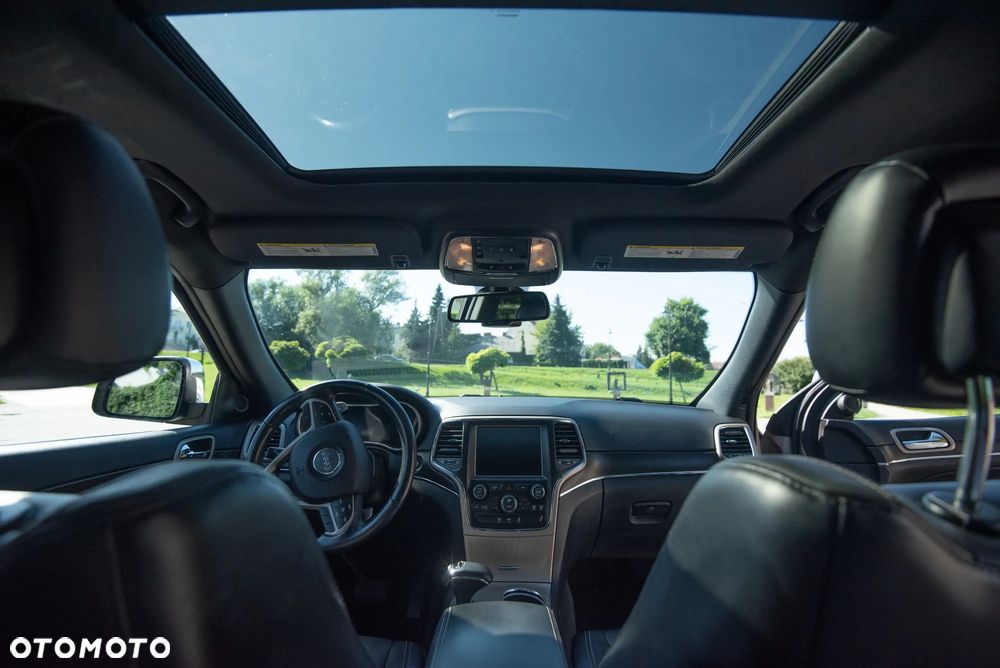 Jeep Grand Cherokee - 12