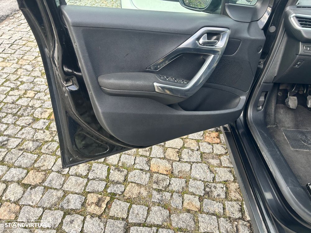 Peugeot 2008 1.2 PureTech Access - 2