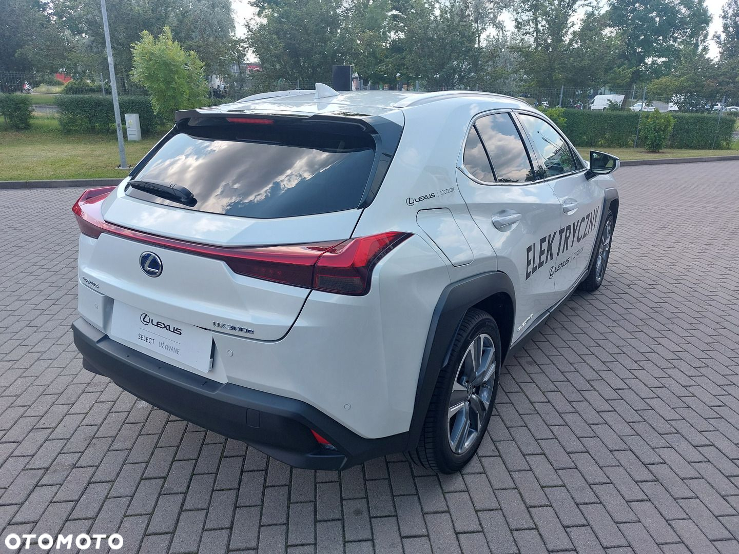 Lexus UX - 5