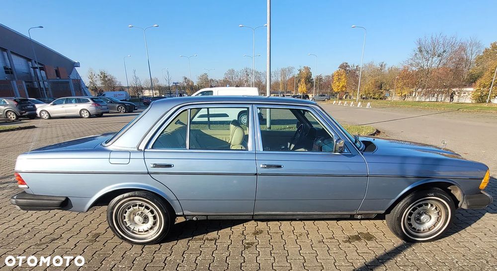 Mercedes-Benz W123 - 2
