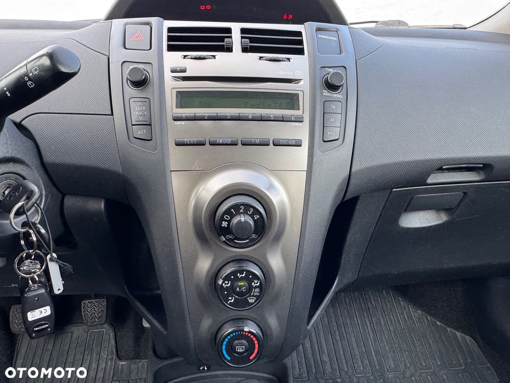 Toyota Yaris 1.0 VVT-i - 22