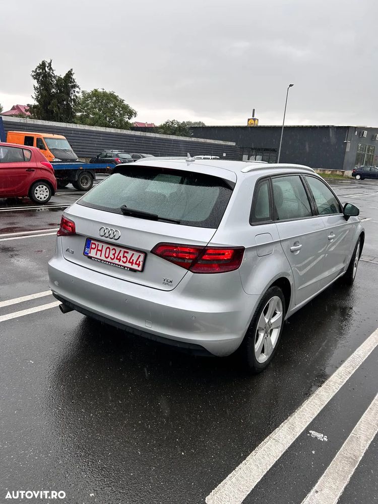 Audi A3 1.6 TDI Sportback Attraction - 2