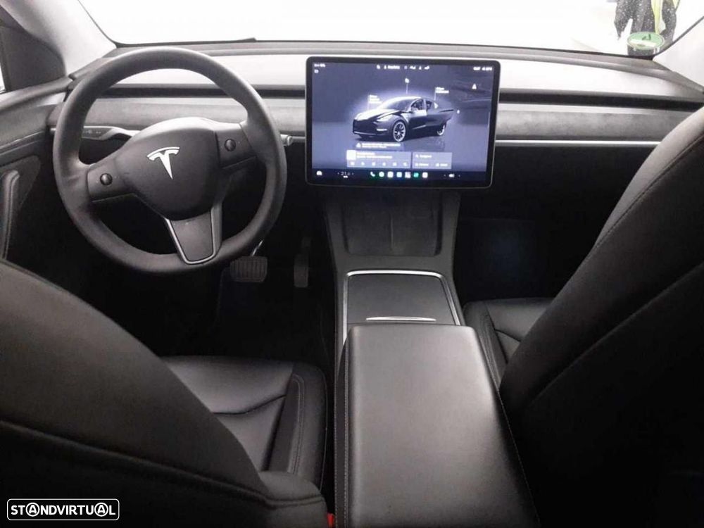 Tesla Model Y Long Range Dual Motor AWD - 9