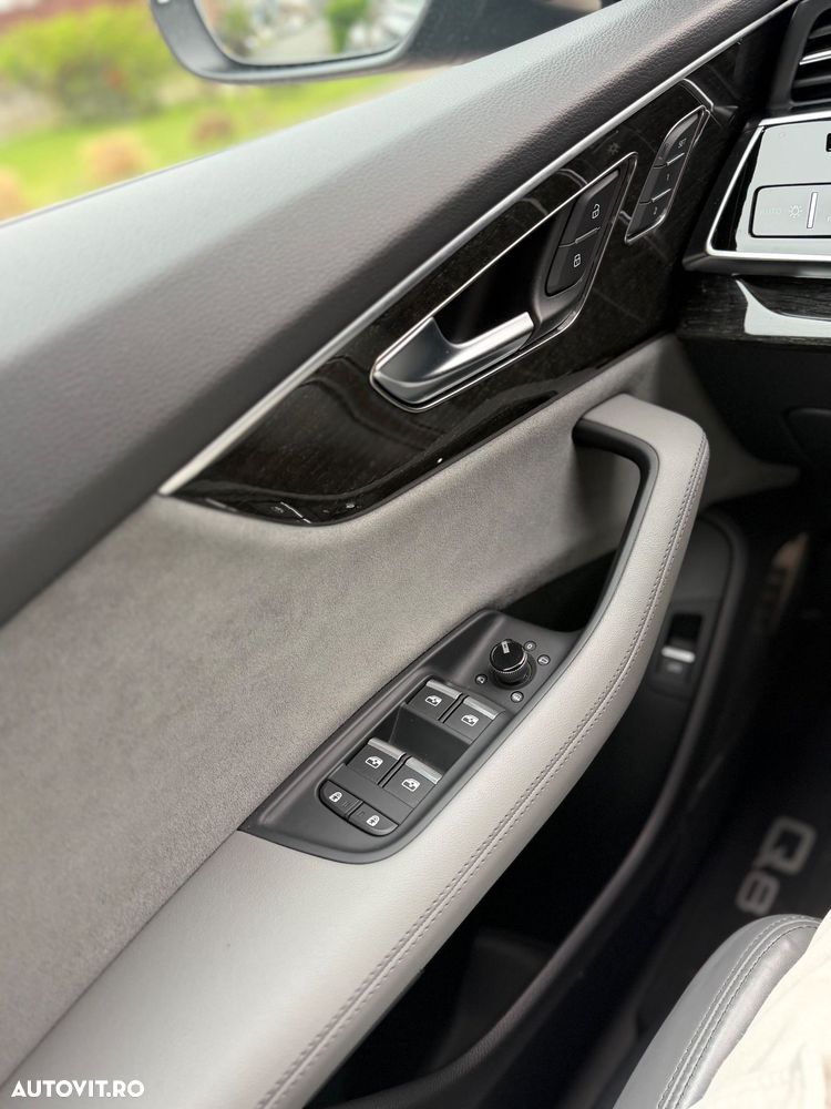 Audi Q8 55 TFSI quattro Tiptronic MHEV - 14