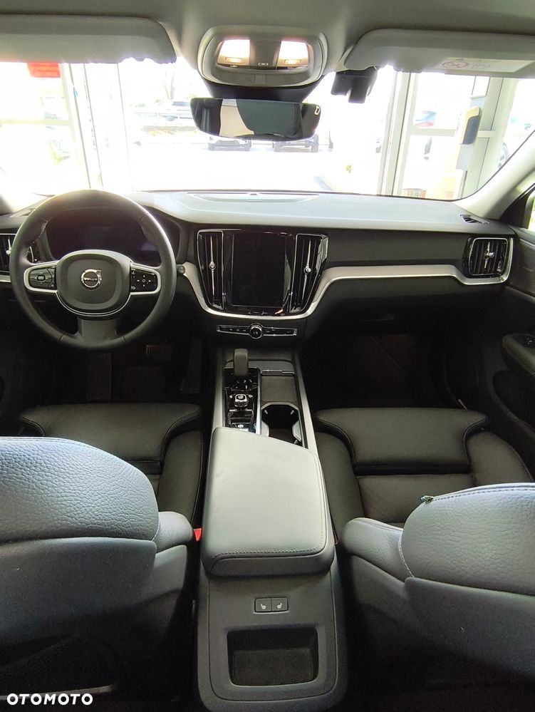 Volvo V60 B4 B Plus Dark - 13