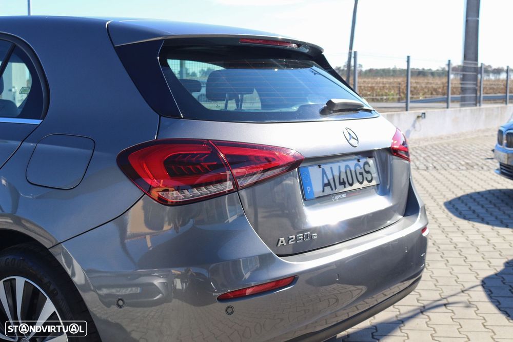 Mercedes-Benz A 250 e Style Plus - 16