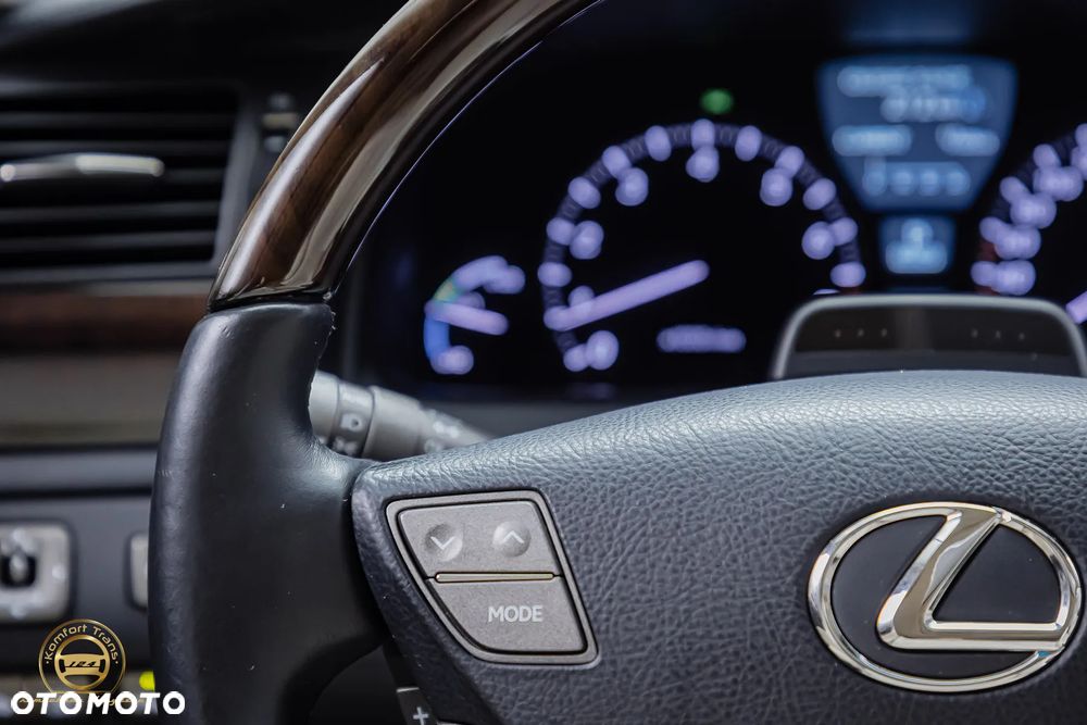 Lexus LS - 17