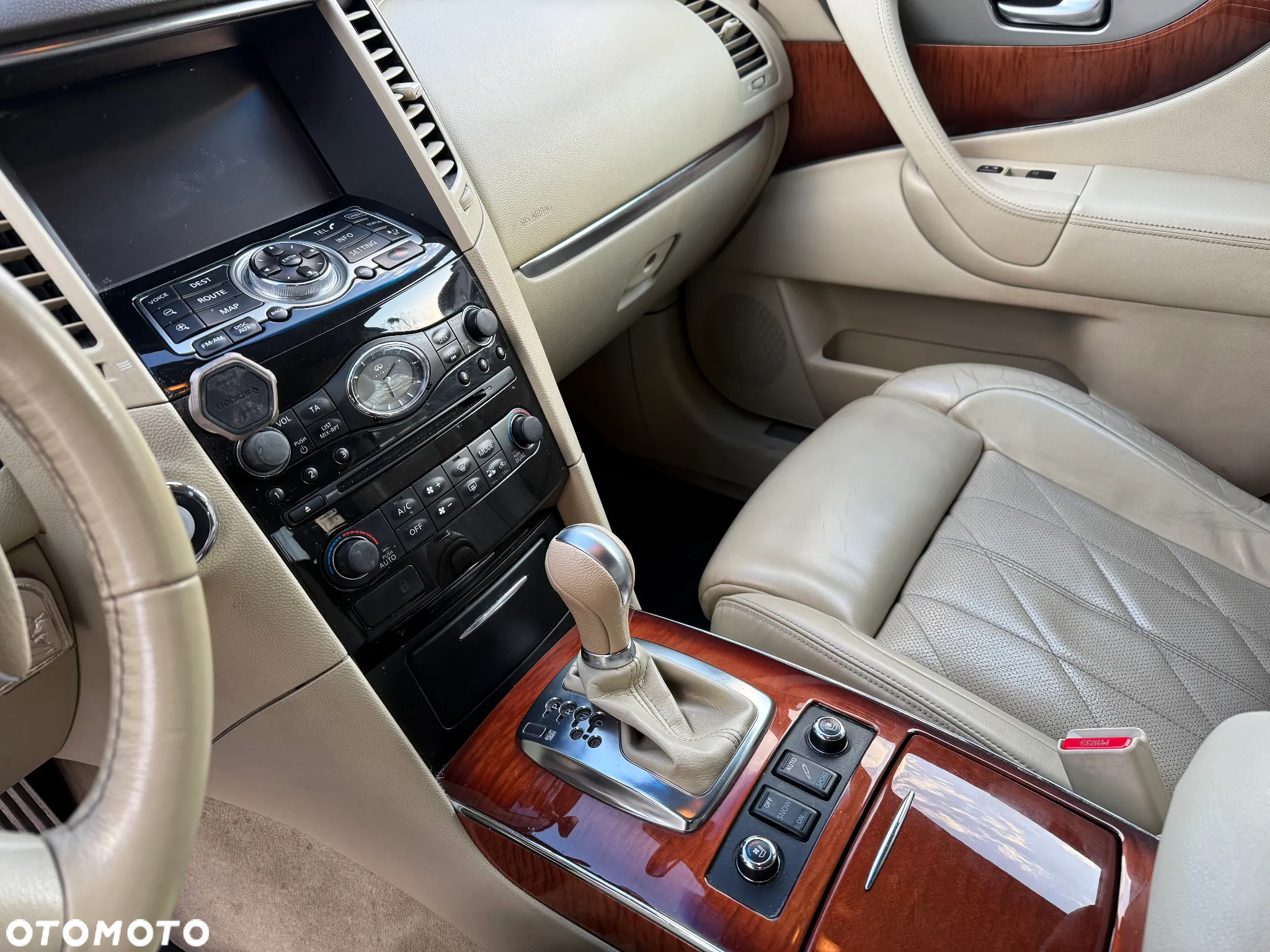 Infiniti Q70 3.7 S Premium - 9